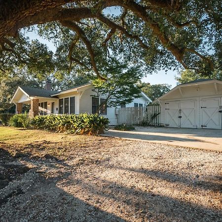Gulf Coast Craftsman - Cozy, Charming & Central! Gulfport Bagian luar foto