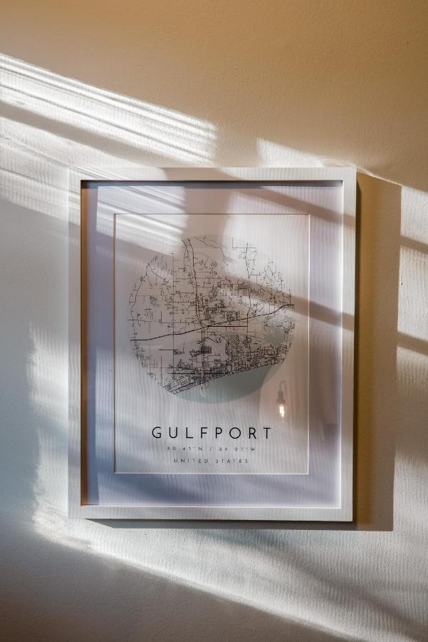 Gulf Coast Craftsman - Cozy, Charming & Central! Gulfport Bagian luar foto
