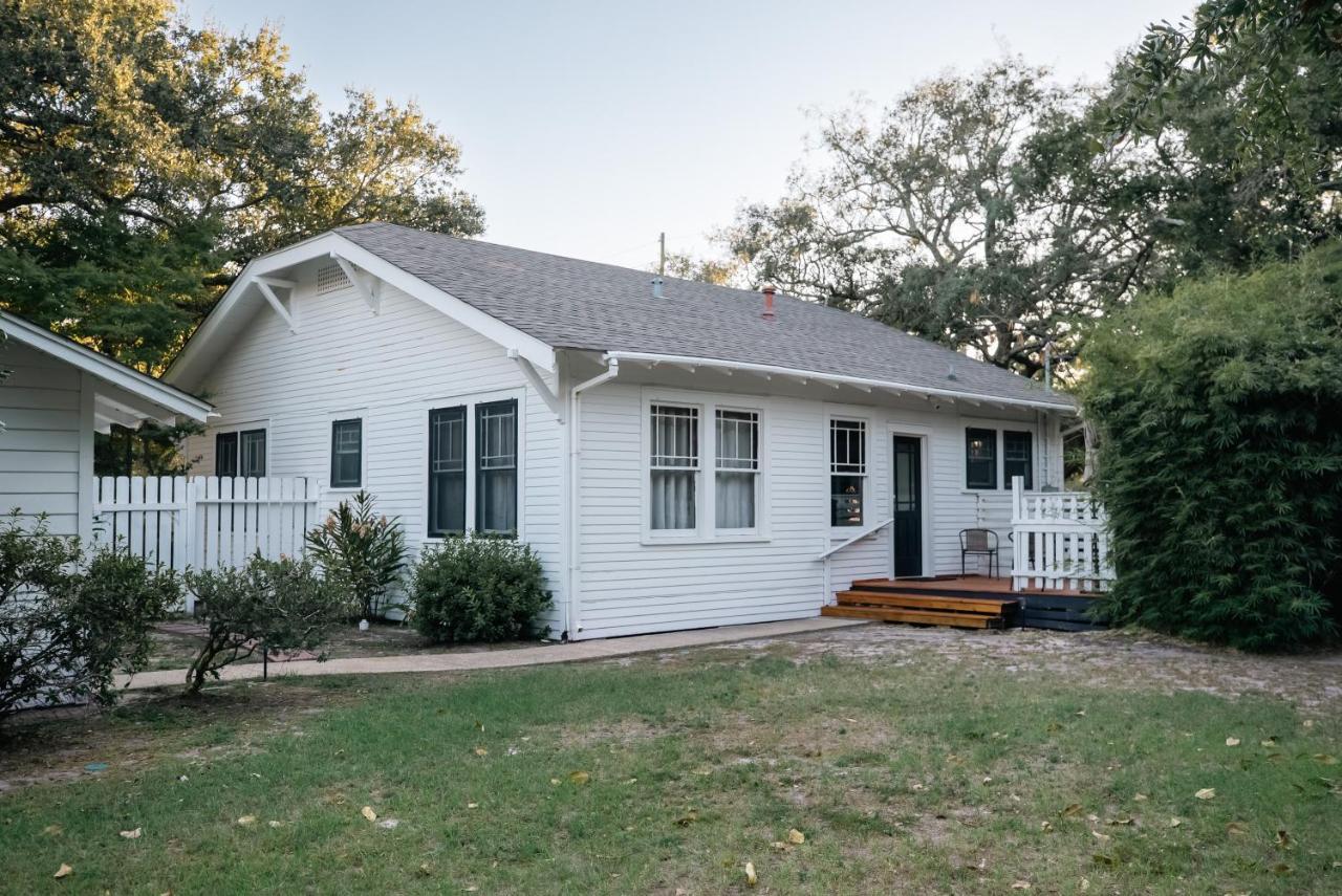 Gulf Coast Craftsman - Cozy, Charming & Central! Gulfport Bagian luar foto