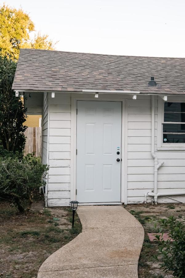 Gulf Coast Craftsman - Cozy, Charming & Central! Gulfport Bagian luar foto