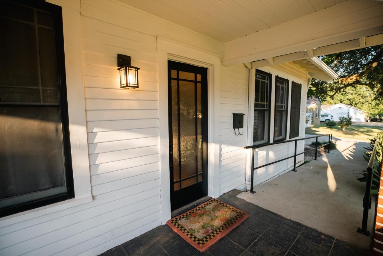 Gulf Coast Craftsman - Cozy, Charming & Central! Gulfport Bagian luar foto